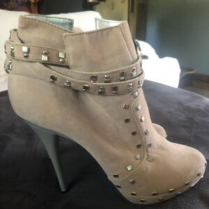 Michael Antonio high-heeled boots